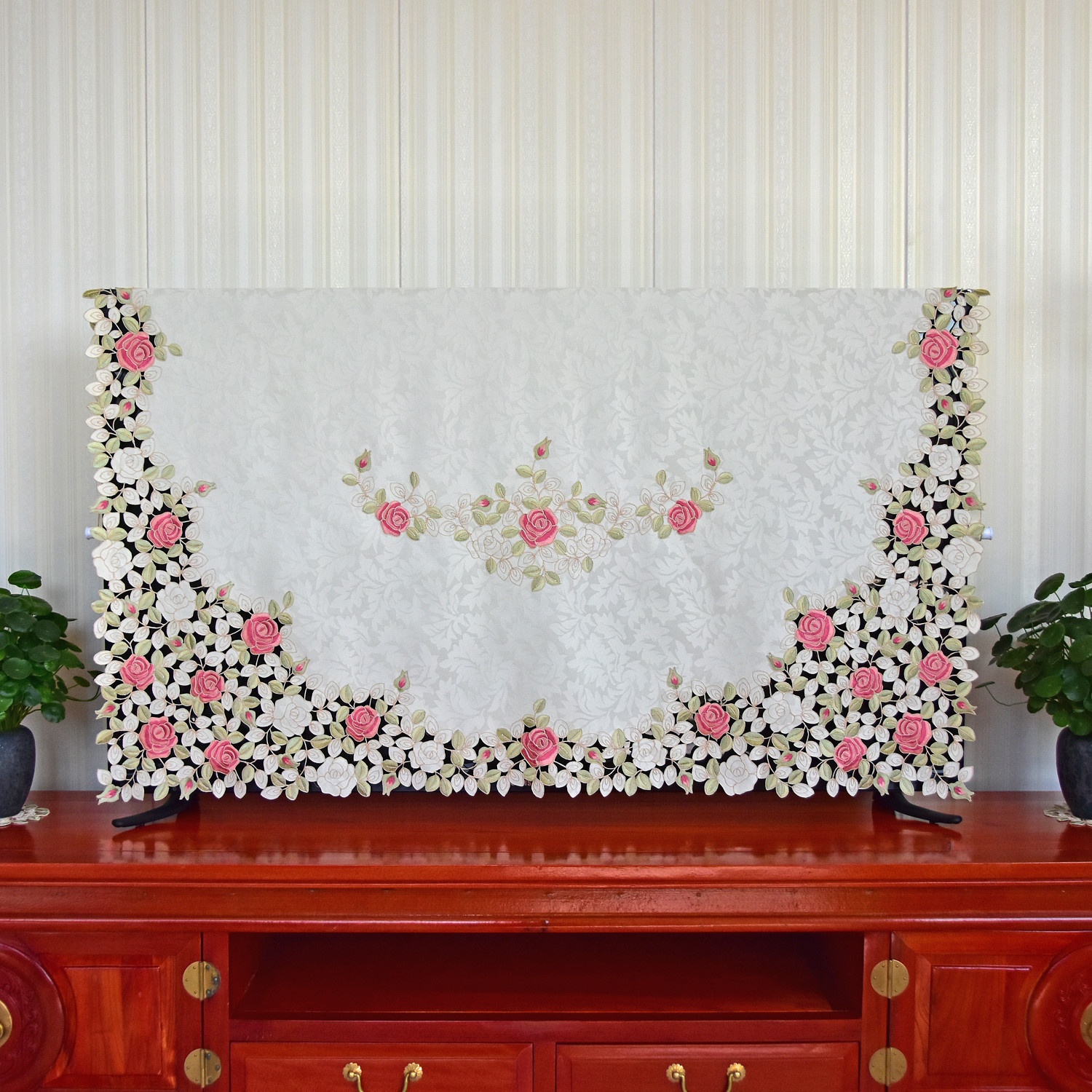 Embroidery Artist - Curved Screen TV Dust Cover Cloth