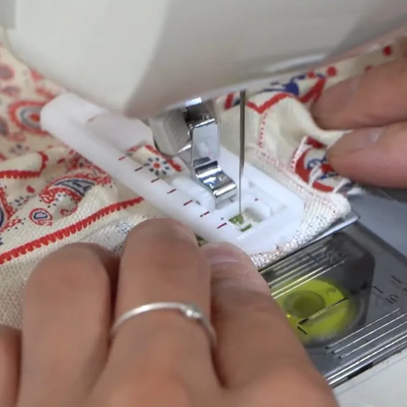 Tombol Penekan Lubang Kaki Tom - Embroidery Mesin avaliação e preço